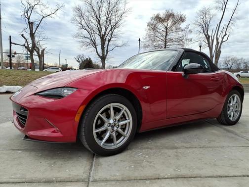 2016 Mazda MX-5 Miata Sport