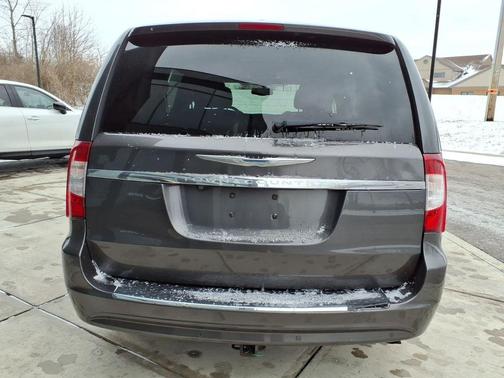 2014 Chrysler Town & Country Touring-L