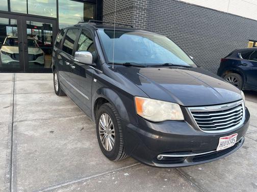 2014 Chrysler Town & Country Touring-L