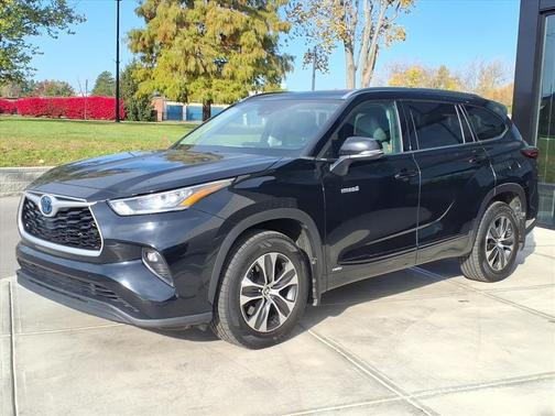 2020 Toyota Highlander Hybrid XLE