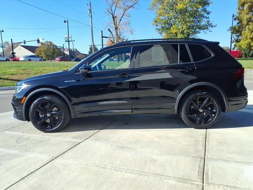 2024 Volkswagen Tiguan 2.0T SE R-Line Black 4MOTION