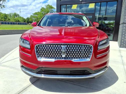 RED CARPET 2021 Lincoln Nautilus Standard