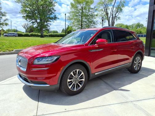 RED CARPET 2021 Lincoln Nautilus Standard
