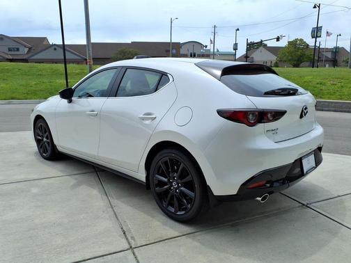 Snowflake White Pearl Mica 2026 Mazda Mazda3 AWD