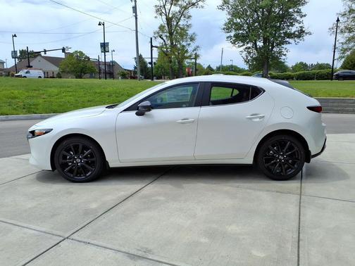 Snowflake White Pearl Mica 2026 Mazda Mazda3 AWD