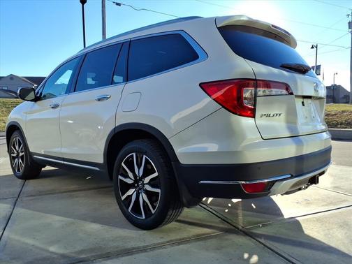 2019 Honda Pilot Touring 8-Passenger