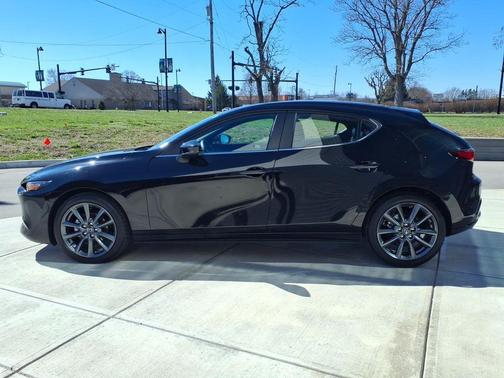 2025 Mazda Mazda3 FWD w/Preferred Package
