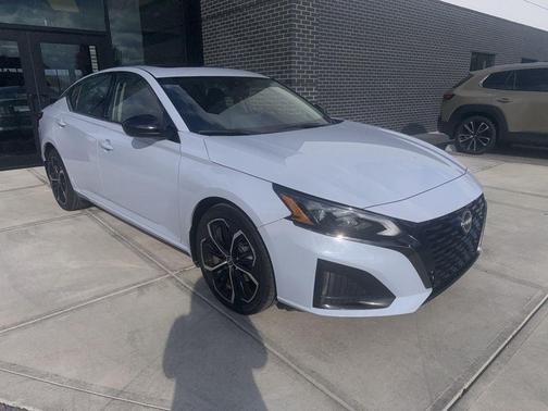 2023 Nissan Altima SR Intelligent AWD