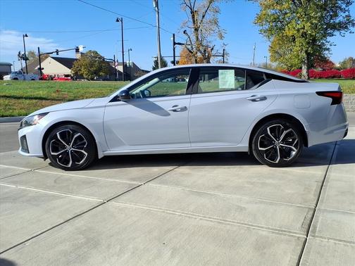 2023 Nissan Altima SR Intelligent AWD