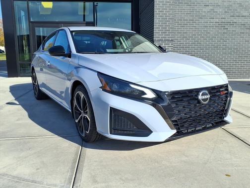 2023 Nissan Altima SR Intelligent AWD