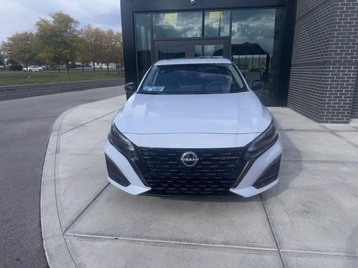 2023 Nissan Altima SR Intelligent AWD