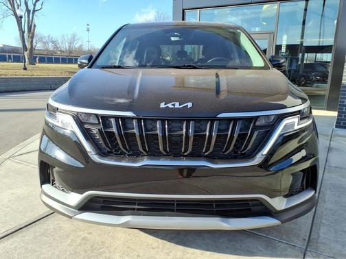 2023 Kia Carnival LX