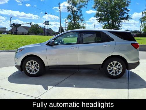 Silver Ice Metallic 2019 Chevrolet Equinox LS