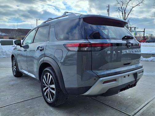 2023 Nissan Pathfinder Platinum 4WD
