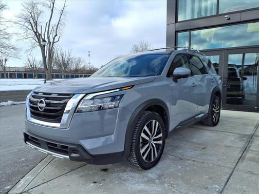 2023 Nissan Pathfinder Platinum 4WD