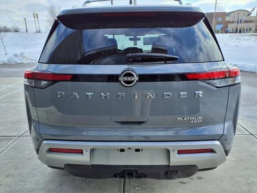 2023 Nissan Pathfinder Platinum 4WD