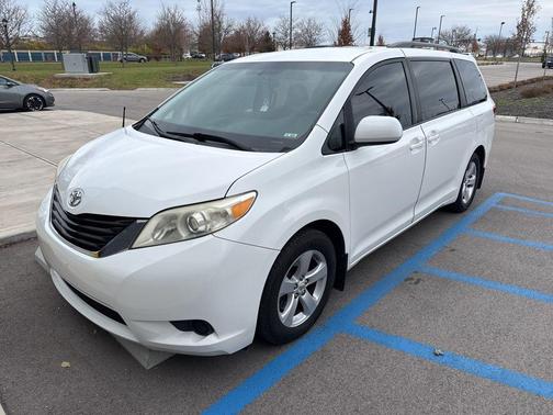 2011 Toyota Sienna LE