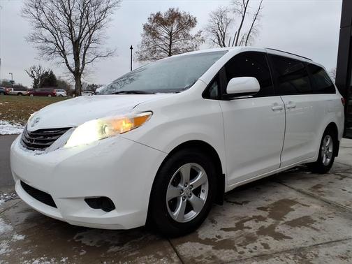 2011 Toyota Sienna LE