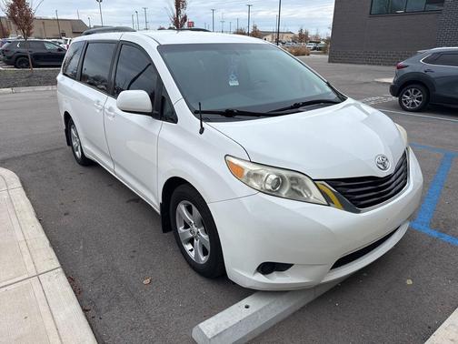 2011 Toyota Sienna LE
