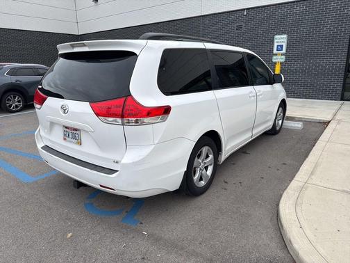 2011 Toyota Sienna LE