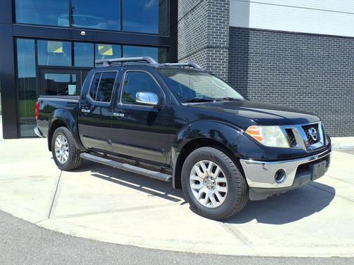 Super Black 2010 Nissan Frontier LE