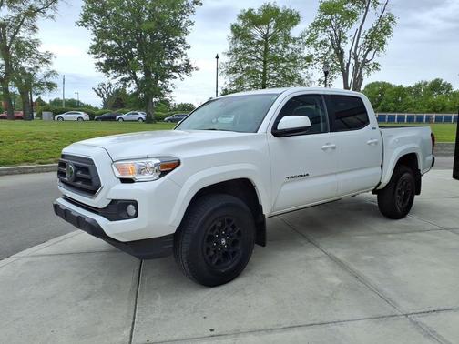 Super White 2021 Toyota Tacoma SR5