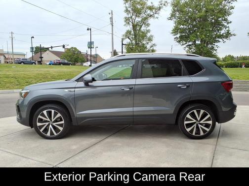 Platinum Gray Metallic 2023 Volkswagen Taos 1.5T SE