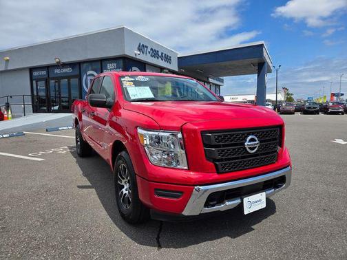 2022 Nissan Titan SV