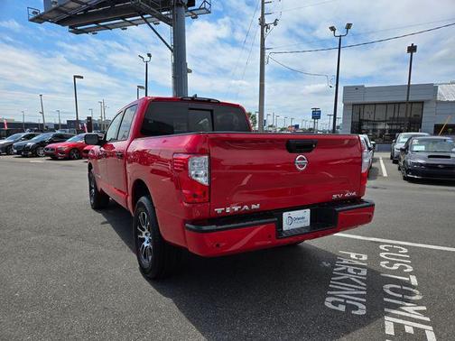 2022 Nissan Titan SV