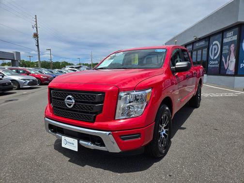 2022 Nissan Titan SV