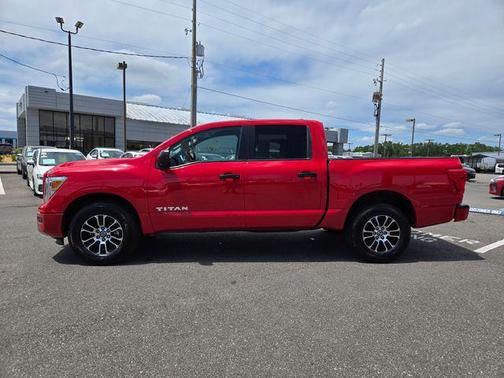 2022 Nissan Titan SV