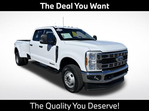 Oxford White 2024 Ford F-350 XLT