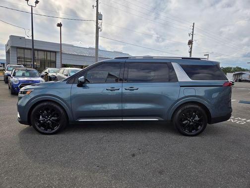 2024 Kia Carnival SX