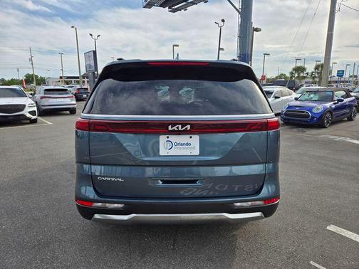 2024 Kia Carnival SX