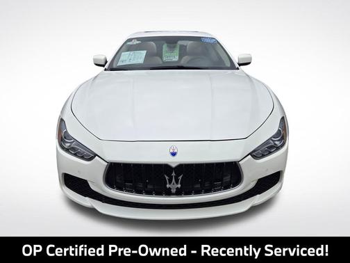 Bianco 2015 Maserati Ghibli S Q4