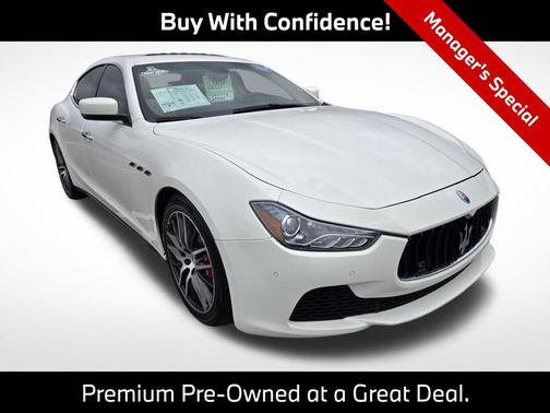 Bianco 2015 Maserati Ghibli S Q4