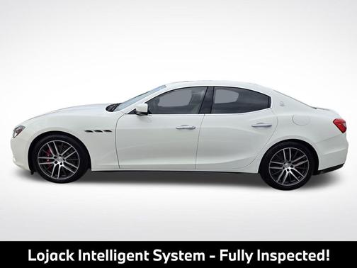 Bianco 2015 Maserati Ghibli S Q4