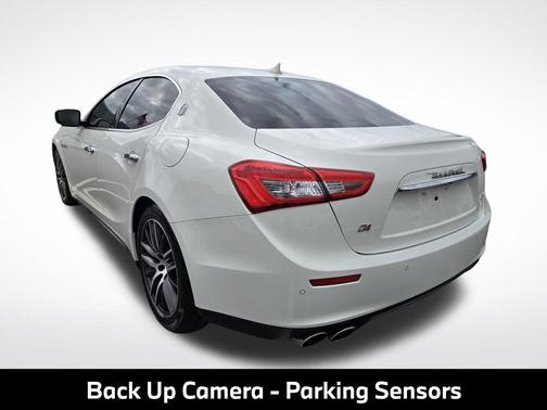 Bianco 2015 Maserati Ghibli S Q4