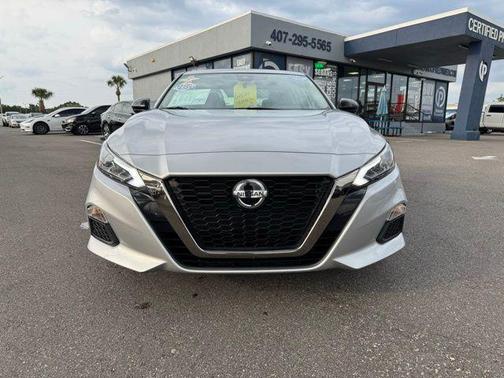 2022 Nissan Altima SR FWD