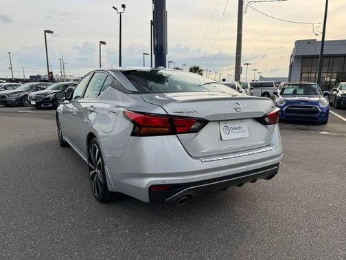2022 Nissan Altima SR FWD