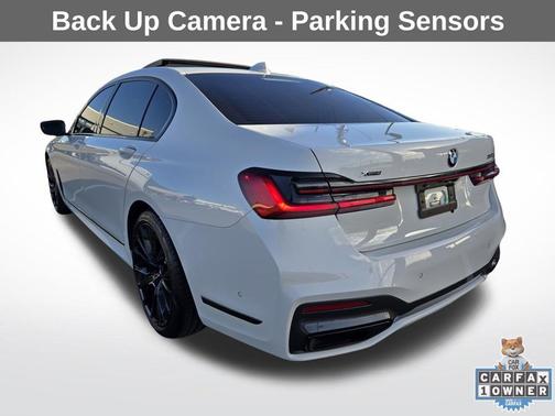 Alpine White 2022 BMW 750 i xDrive