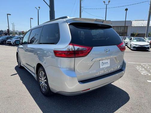 2020 Toyota Sienna XLE