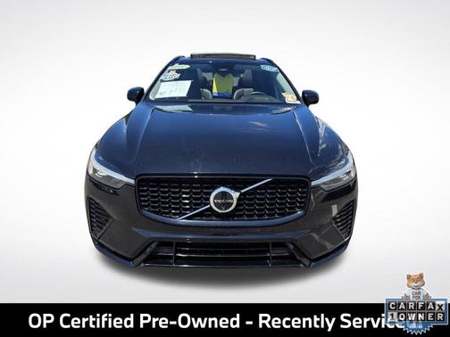 Onyx Black Metallic 2024 Volvo XC60 B5 Plus Dark Theme