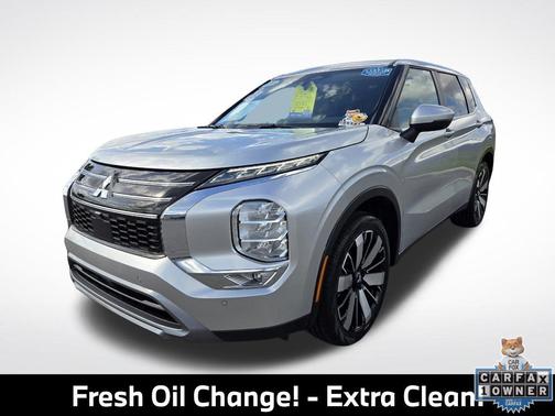 Alloy Silver Metallic 2025 Mitsubishi Outlander SE