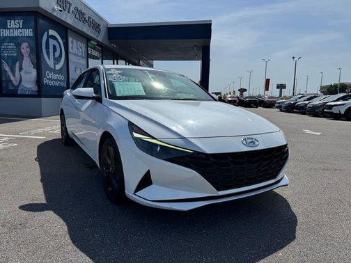 2022 Hyundai ELANTRA SEL