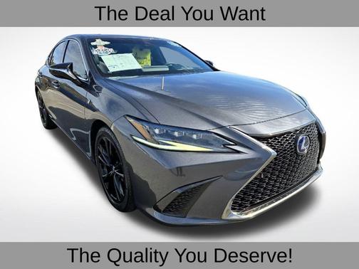 2022 Lexus ES 300h F SPORT