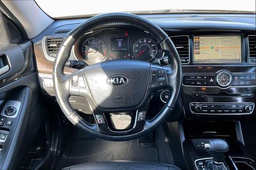 2016 Kia Cadenza 4dr Sdn