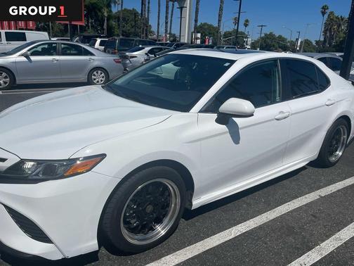2020 Toyota Camry SE