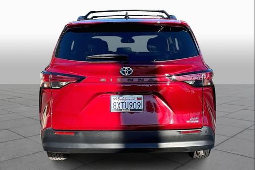 2021 Toyota Sienna XLE 7 Passenger