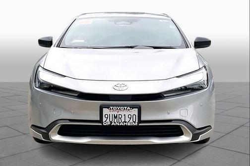 2025 Toyota Prius Plug-In Hybrid SE